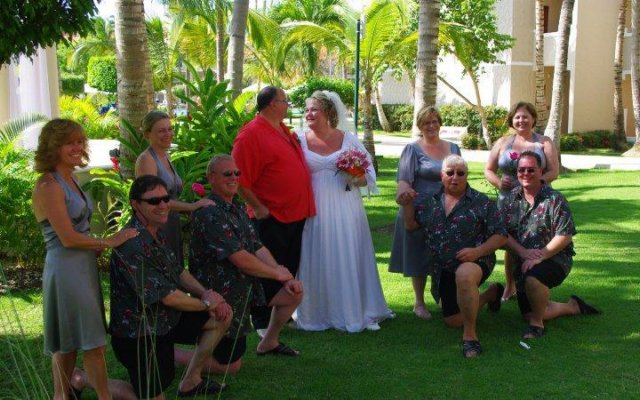 _bridesmaidsandgroomsmen.jpg